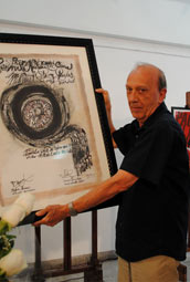 Manuel Pérez Paredes, recibiendo el merecido premio